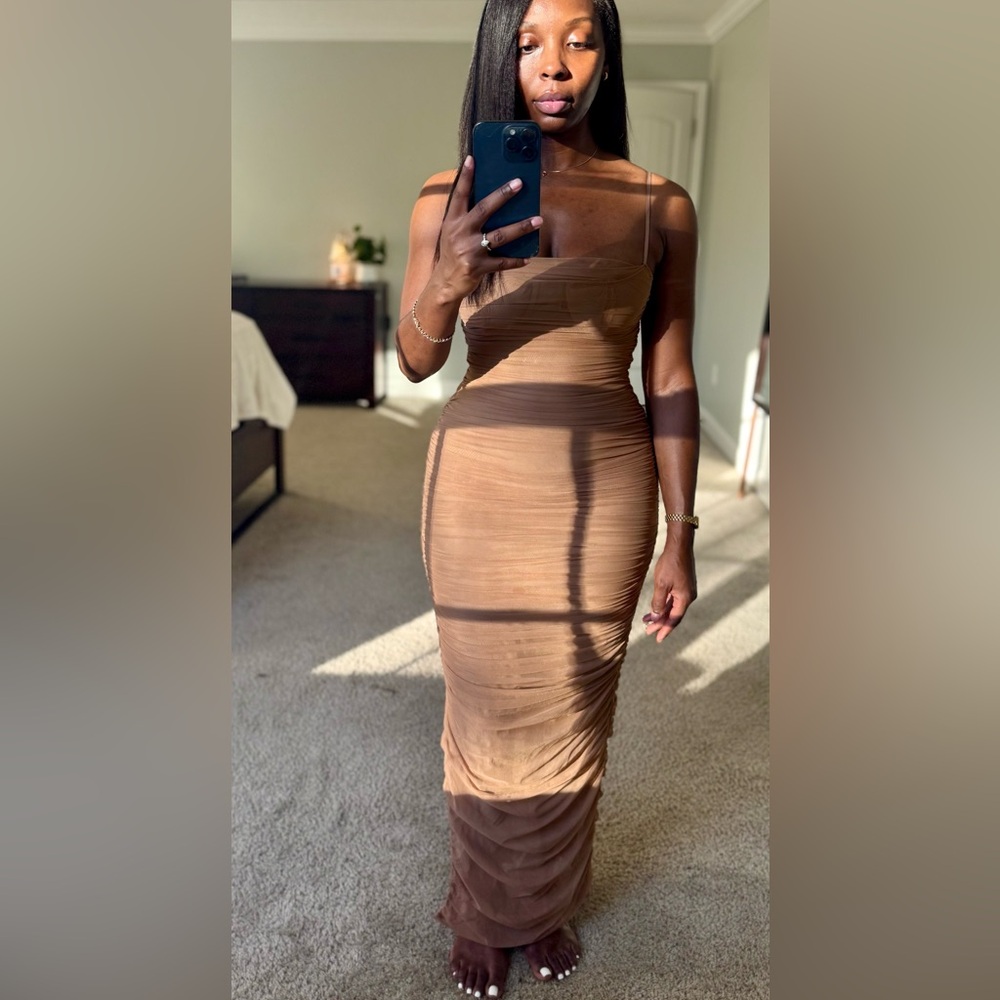 House of CB “(FORNARINA)”– Ruched Mesh Midi Dress (Mocha/Nude)
